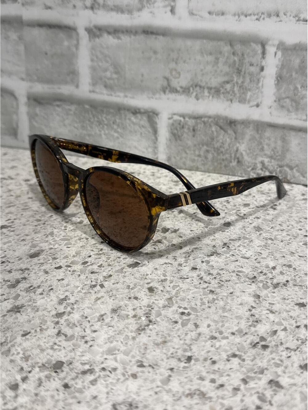 Blenders Eyewear Tortoiseshell Round Frame Sunglasses with Brown Lenses